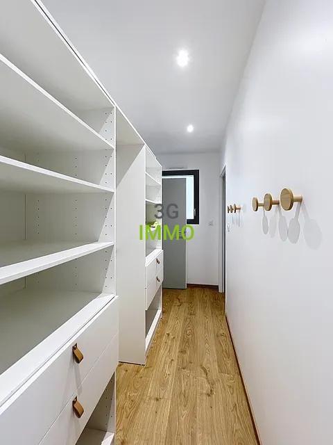 Maison - 121 m² - 6 pièces