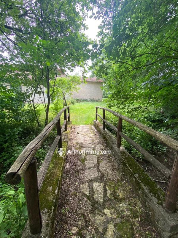 Maison - 203 m² - 14 pièces