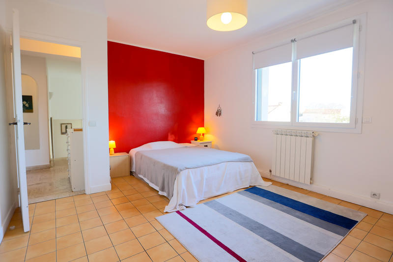 Maison - 221 m² - 9 pièces