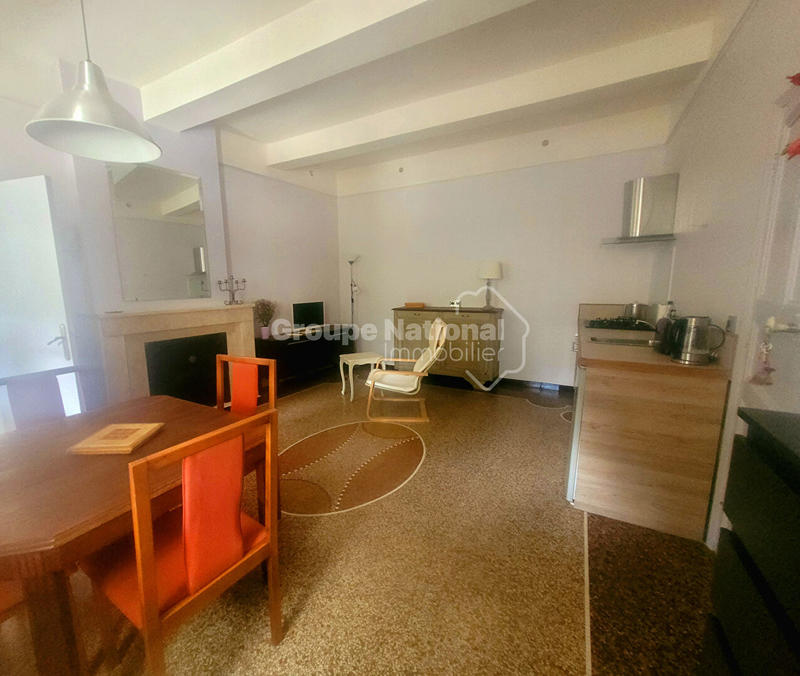 Maison - 250 m² - 6 pièces