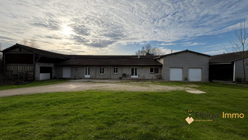 Maison - 246 m² - 8 pièces