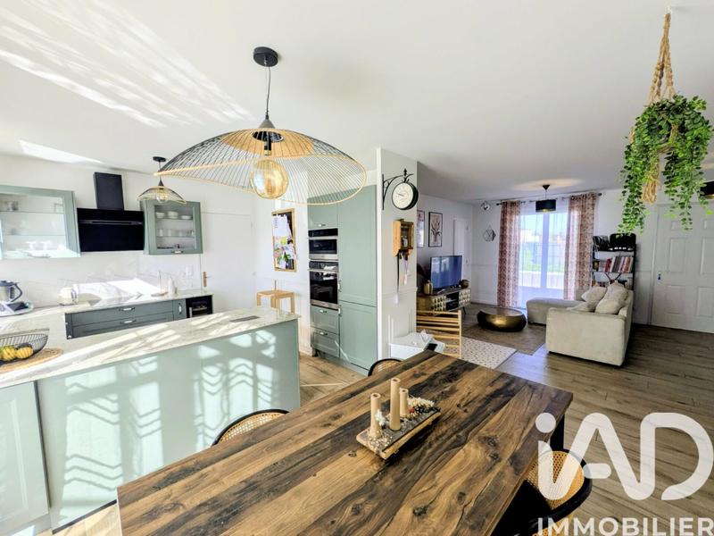 Maison - 96 m² - 4 pièces