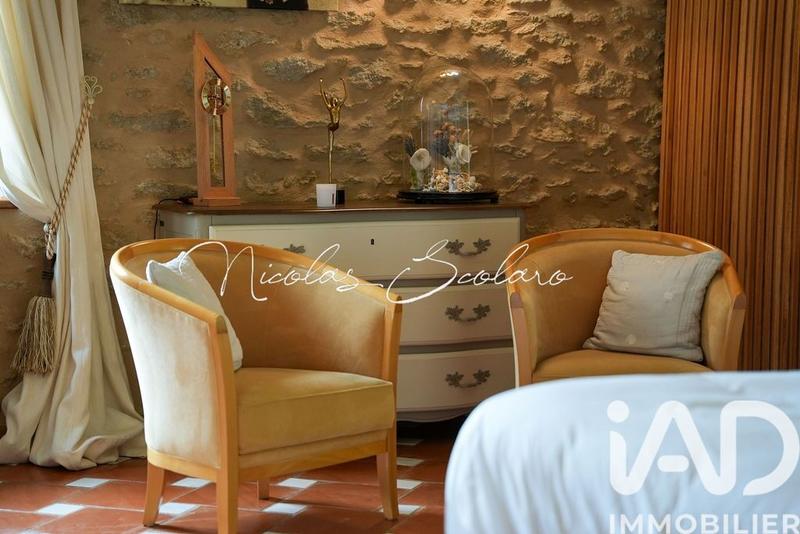 Maison - 310 m² - 8 pièces