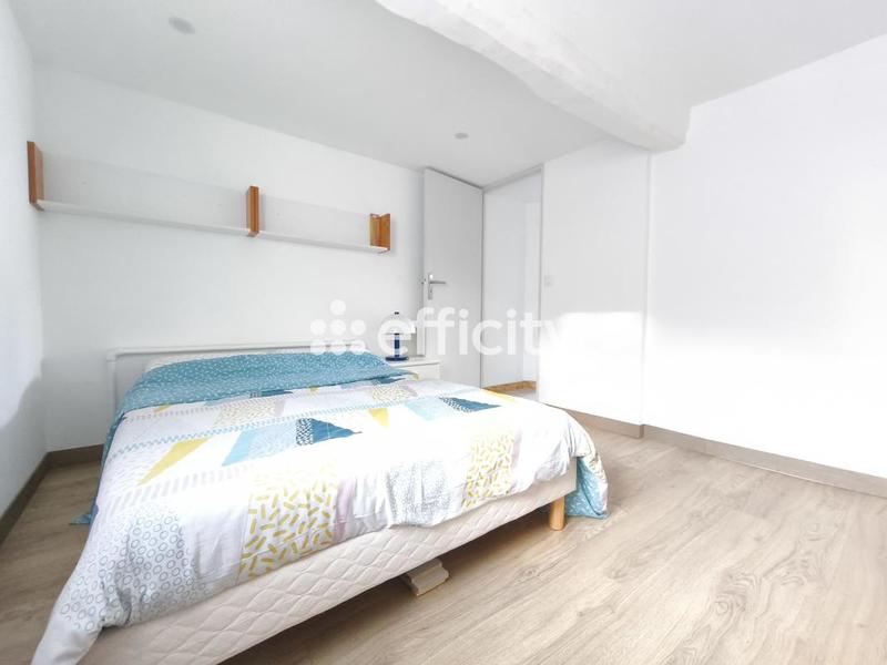 Maison - 176 m² - 9 pièces