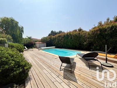 Maison - 198 m² - 6 pièces