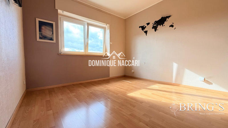 Maison - 180 m² - 6 pièces