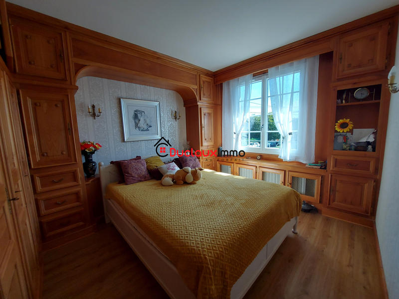 Maison - 250 m² - 11 pièces