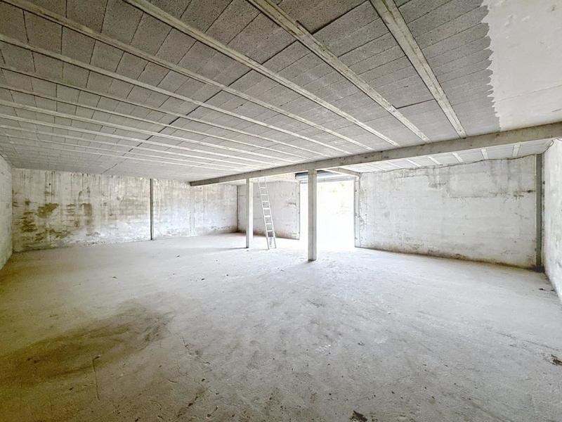 Entrepôt - 230 m²