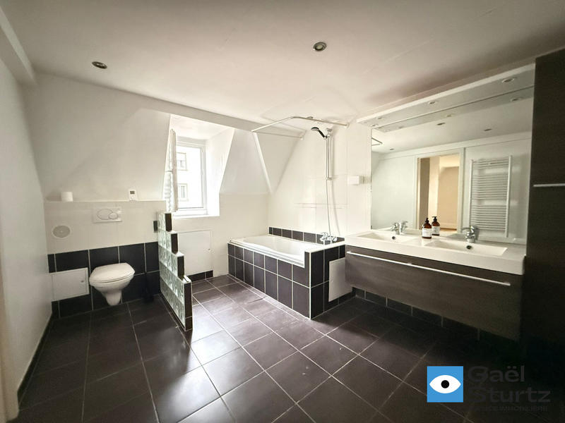 Appartement - 100 m² - 3 pièces