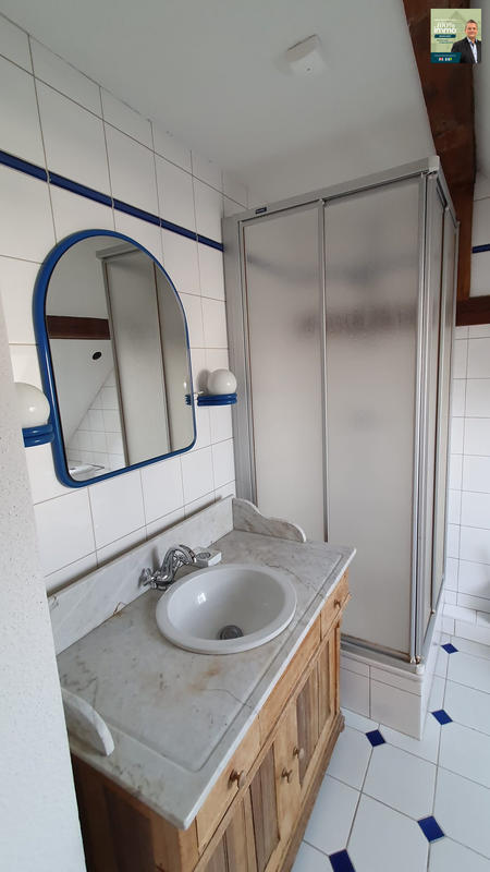 Maison - 256 m² - 8 pièces