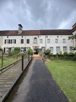 Propriété - 410 m² - 10 pièces