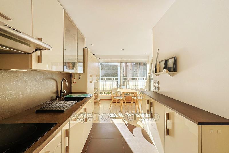 Appartement - 77 m² - 3 pièces