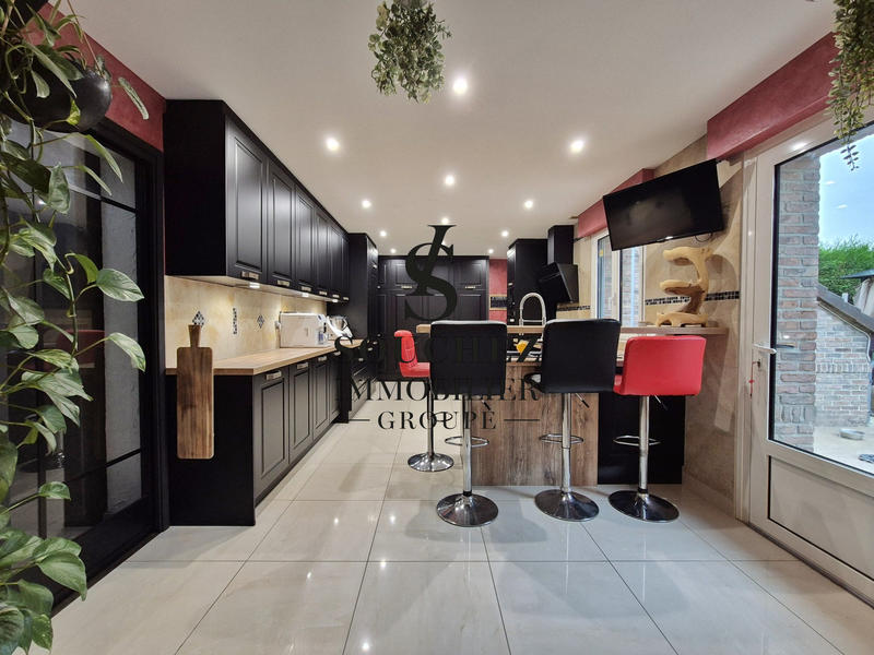 Maison - 151 m² - 6 pièces