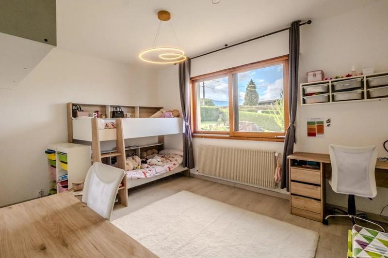 Propriété - 216 m² - 9 pièces