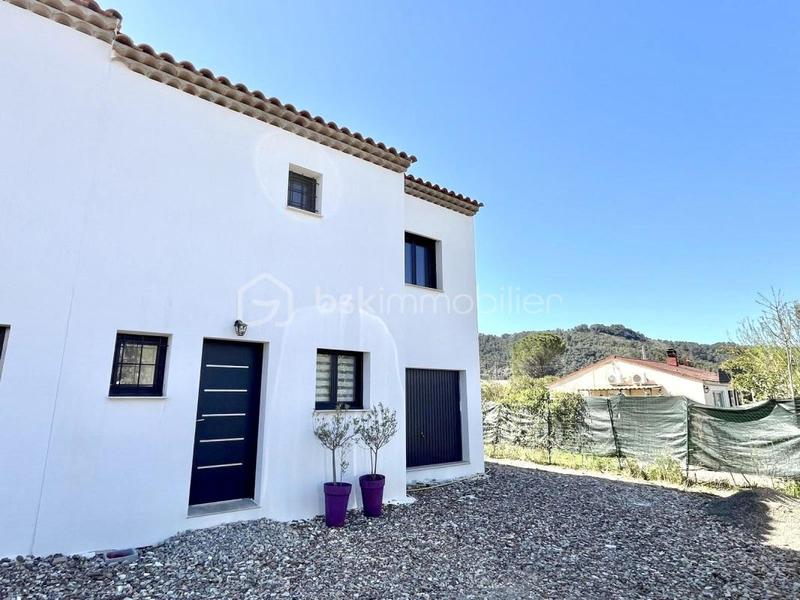 Maison - 90 m² - 4 pièces