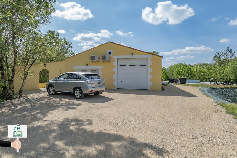 Maison - 280 m² - 9 pièces