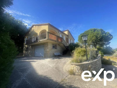 Maison - 228 m² - 9 pièces