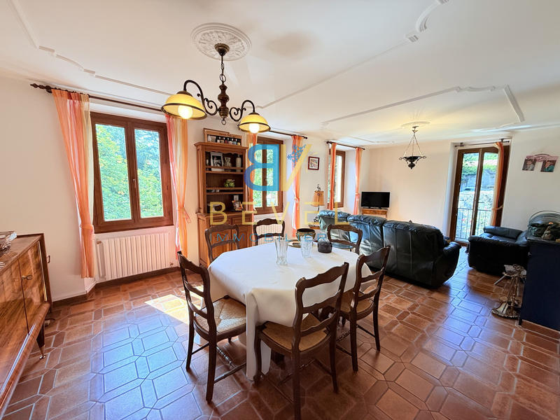 Maison - 176 m² - 6 pièces