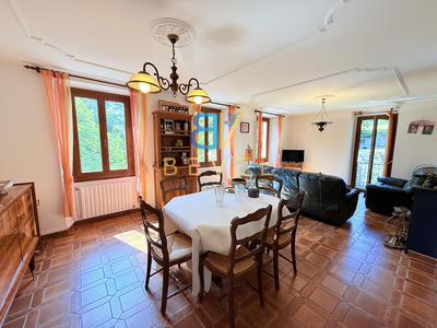 Maison - 176 m² - 6 pièces