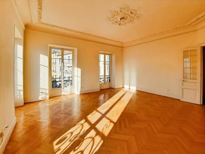 Appartement - 170 m² - 6 pièces