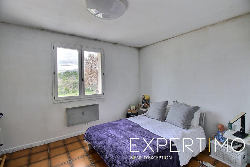 Maison - 230 m² - 7 pièces