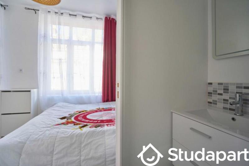 Chambre - 10 m² - 1 pièce