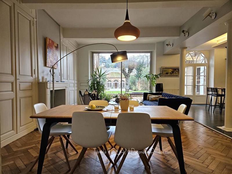 Demeure - 380 m² - 10 pièces