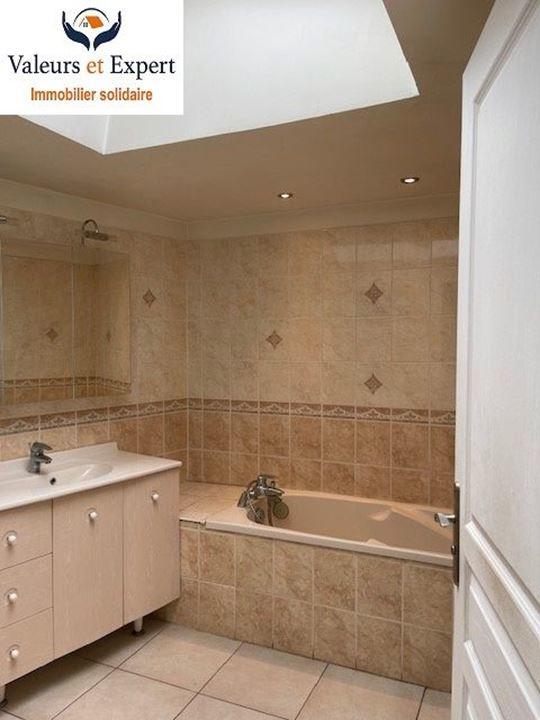 Maison traditionnelle - 137 m² - 5 pièces