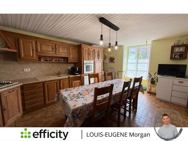 Corps de ferme - 1 376 m² - 5 pièces