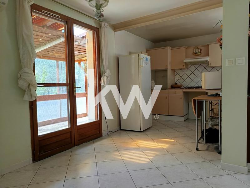 Maison - 160 m² - 8 pièces