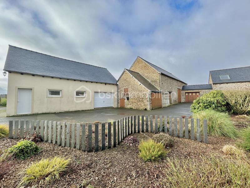 Propriété - 310 m² - 10 pièces