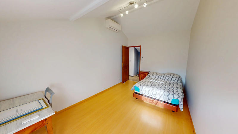 Maison - 98 m² - 5 pièces