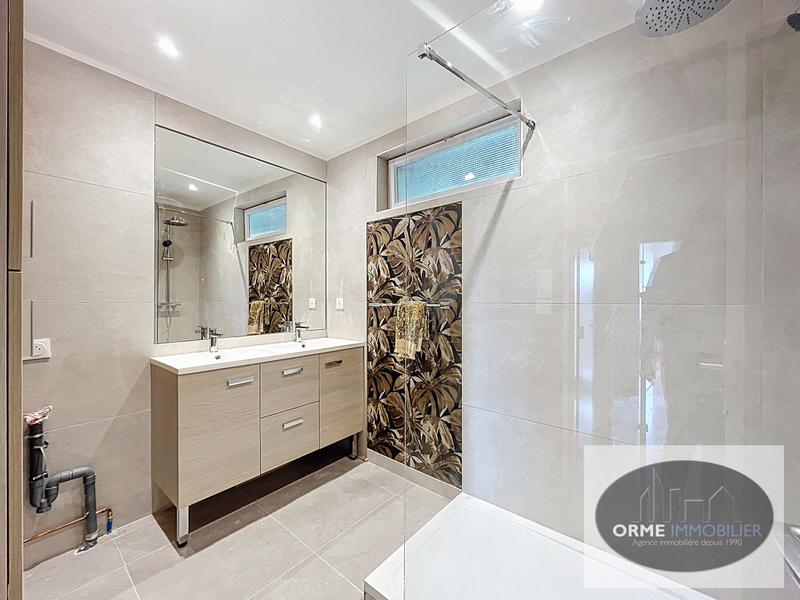 Appartement - 120 m² - 5 pièces