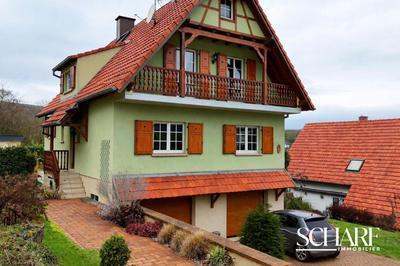 Maison - 180 m² - 8 pièces