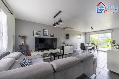 Maison - 104 m² - 6 pièces