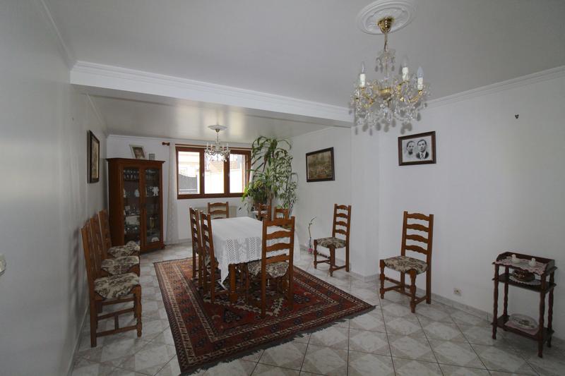 Maison traditionnelle - 111 m² - 5 pièces