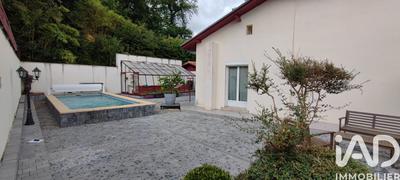 Maison - 199 m² - 6 pièces