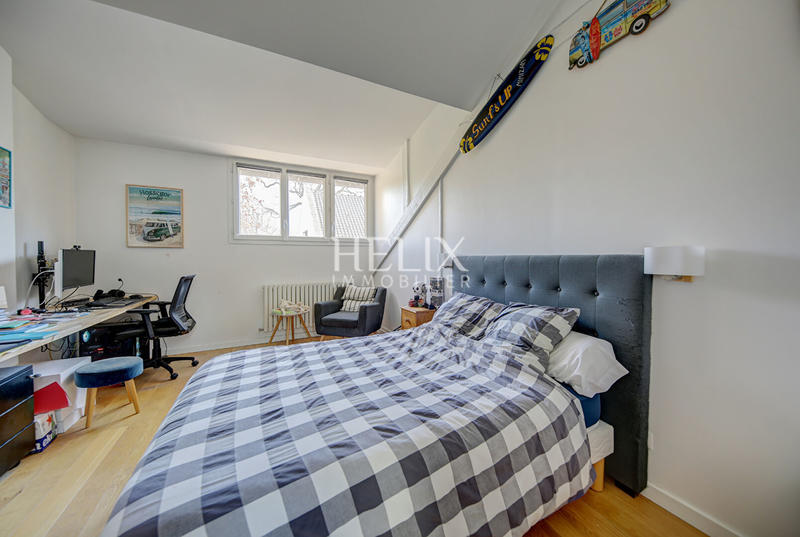 Maison - 250 m² - 8 pièces