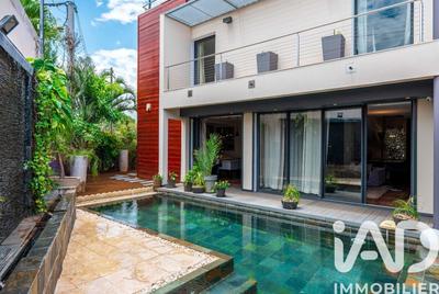 Maison - 308 m² - 9 pièces