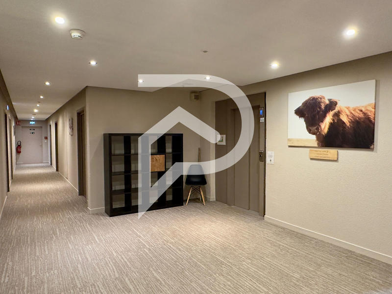 Local commercial - 2 000 m²