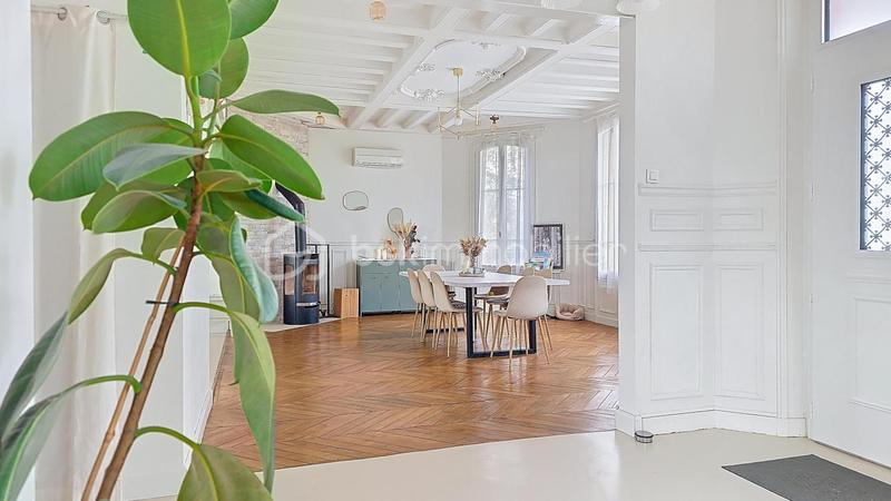 Propriété - 280 m² - 10 pièces