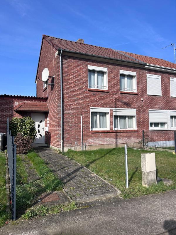 Maison - 97 m² - 4 pièces