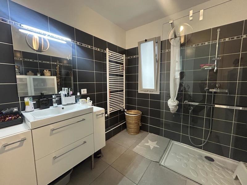 Appartement - 83 m² - 4 pièces