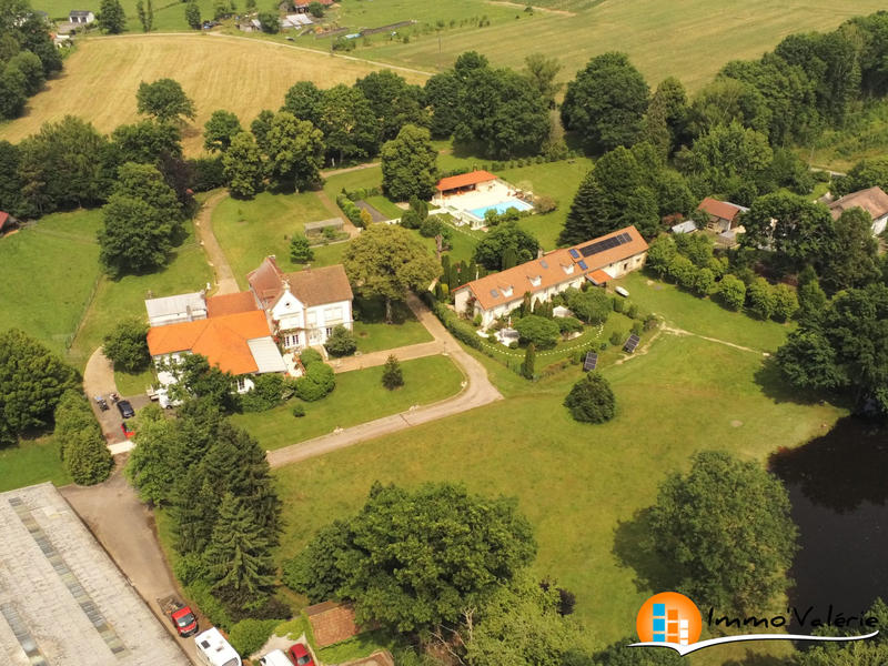 Maison - 761 m² - 16 pièces