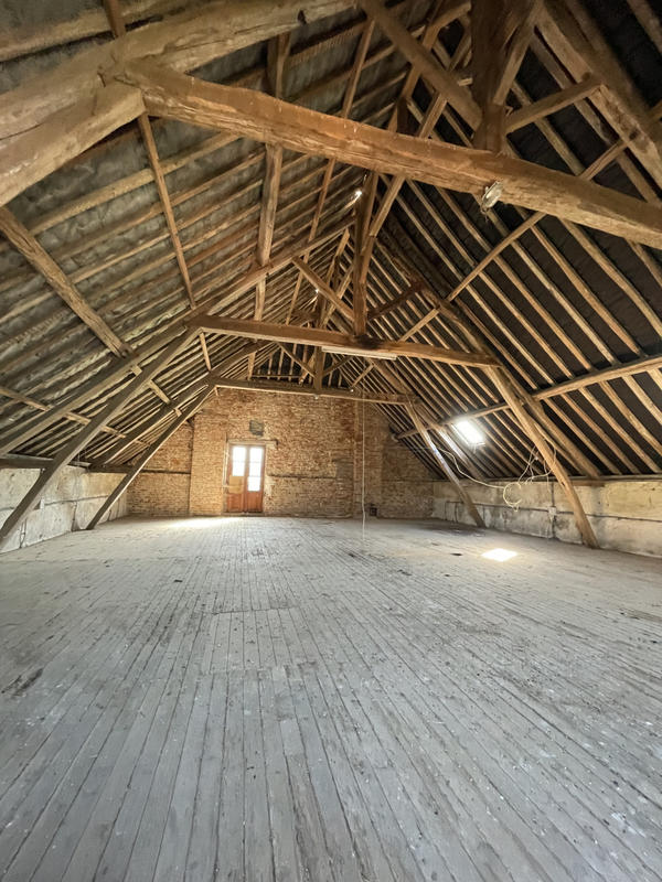 Maison - 300 m² - 3 pièces