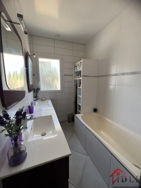 Propriété - 230 m² - 7 pièces