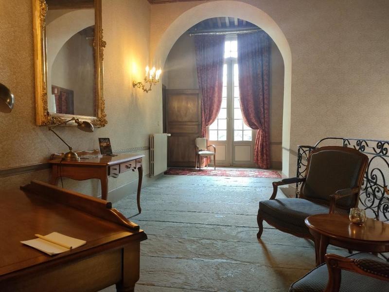 Maison - 746 m² - 15 pièces