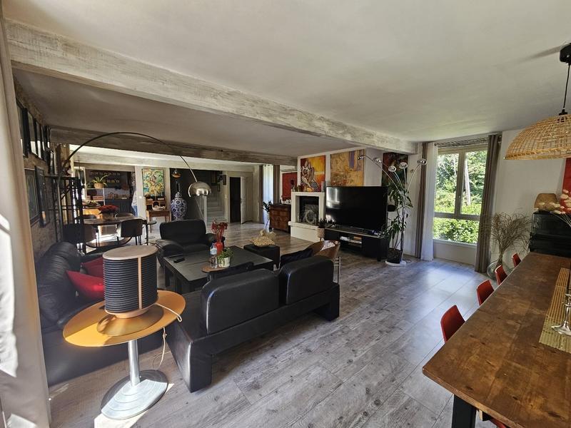 Moulin - 240 m² - 8 pièces