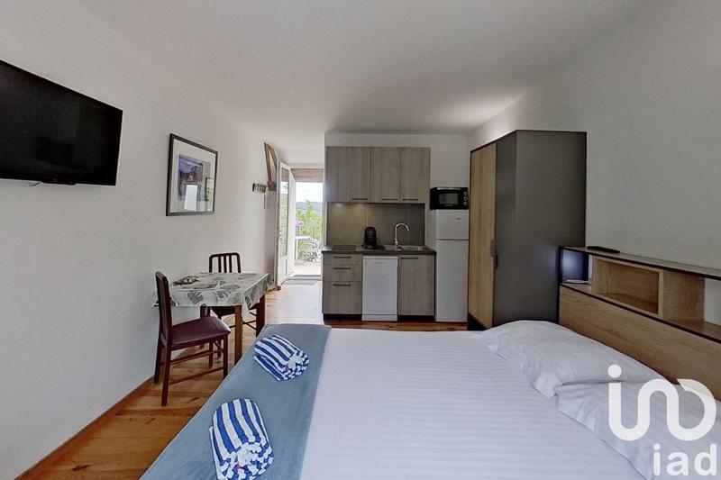 Maison - 260 m² - 11 pièces