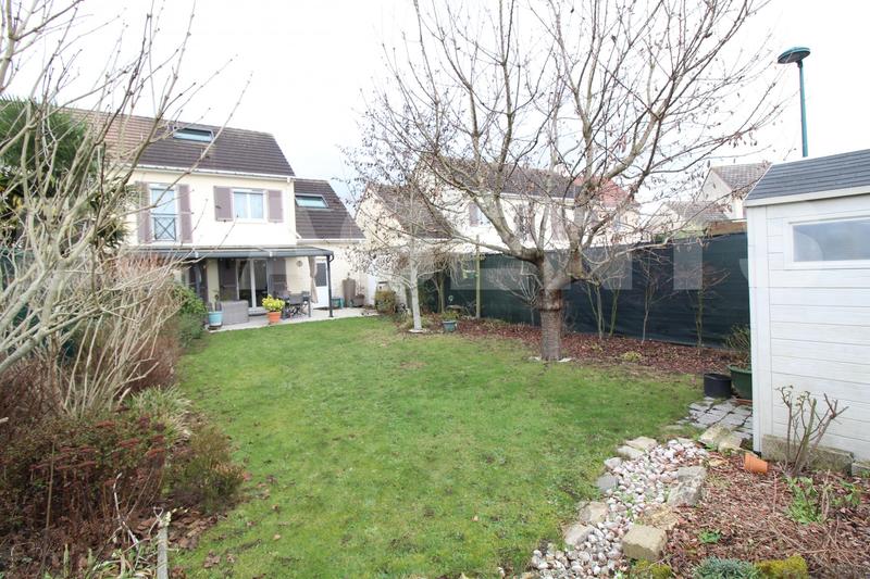 Maison traditionnelle - 100 m² - 5 pièces